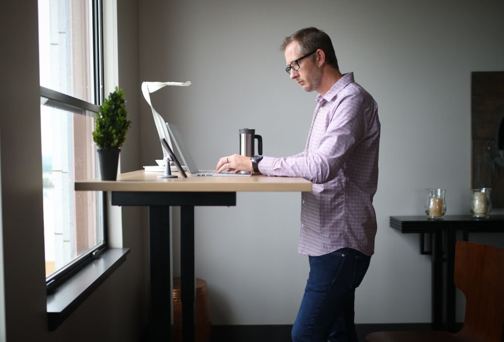 Стоячий стол уменьшит риск рака груди