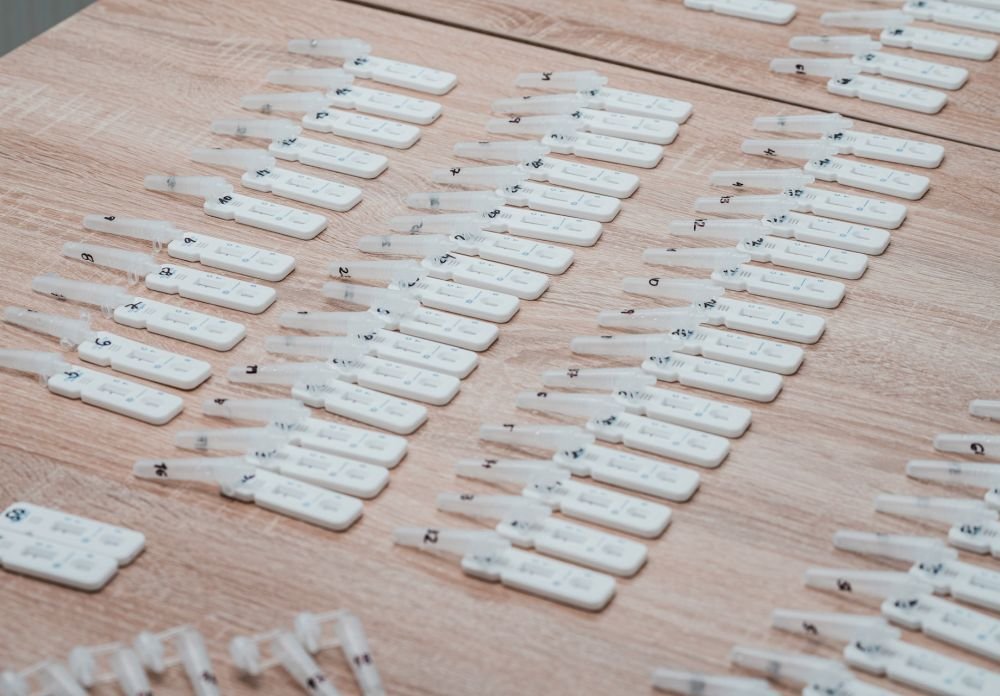 Шестая волна коронавируса должна пойти на спад.